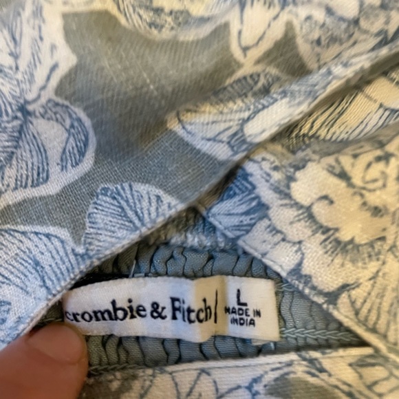 Abercrombie Twist-Front Linen-Blend Cutout Top - Picture 5 of 8